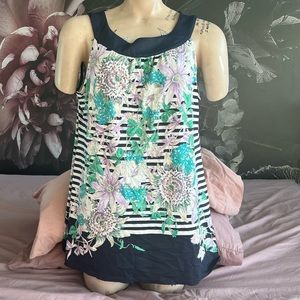 Beautiful sleeveless blouse great patterns